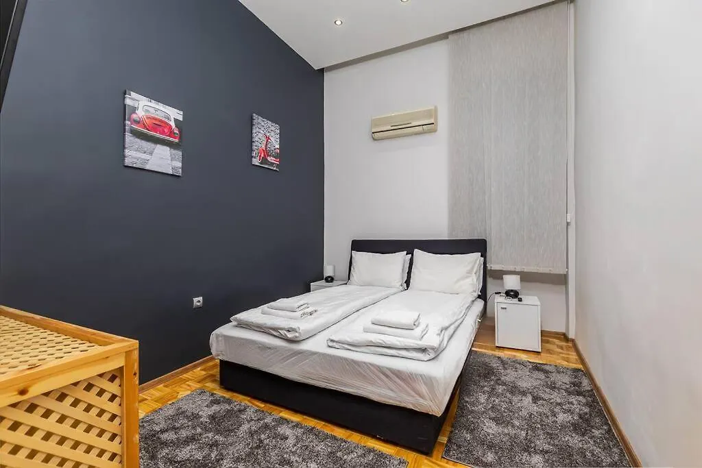 Bold Base Apartment Budapest 0*,
